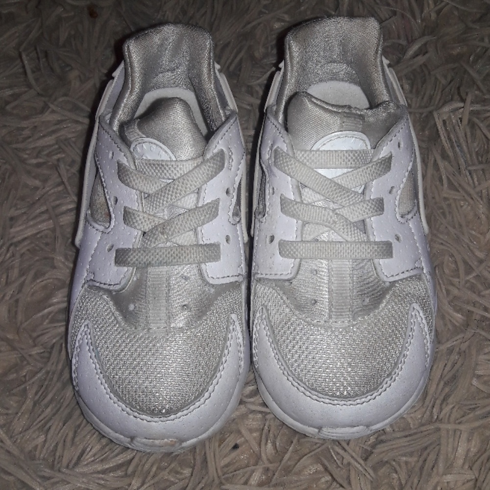 White headaches toddlers shoes